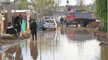 Por la crecida del río algunos barrios quedaron cubiertos de agua. Foto: Florencia Salto. 