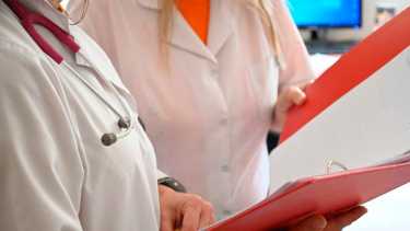 Las prepagas acordaron finalmente congelar sus precios por tres meses. Foto: Archivo. 