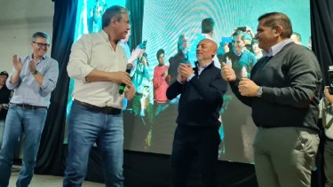 El gobernador elector, Rolando Figueroa acompañó a Rubén García en el lanzamiento de Comunidad. (Foto: Andrea Vazquez)