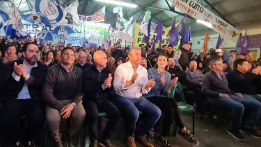 Bertoldi participó del lanzamiento de la campaña de "Ojito" García, en Cutral Co (Foto: Andrea Vazquez)