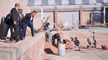 La pileta se levanta en el mismo predio que el otro natatorio municipal (Foto: gentileza)