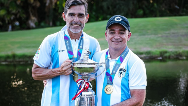 Noberto Conte junto a Fabián "el Ratón" Ayala integrantes de la Selección Argentina de Footgolf Senior. Foto: Gentileza