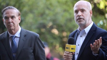 Horacio Rodríguez Larreta y Miguel Pichetto, líderes políticos argentinos, unidos en la idea de fortalecer la coalición de Juntos por el Cambio. Foto Twitter Larreta.




