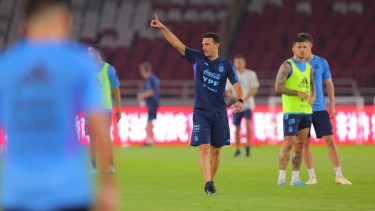 Se viene el recambio: Scaloni define al equipo titular para jugar ante Indonesia sin Messi