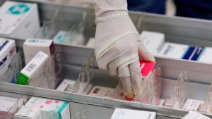 Prepagas: laboratorios de Neuquén cobran un extra de $5000 por los incumplimientos