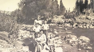 Blanca Estela Basconnet de Tiemroth, maestra normal nacional