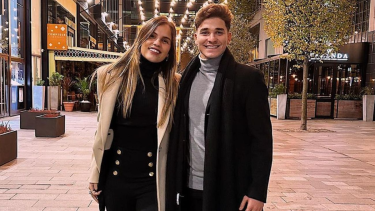 Julián Álvarez le dedicó un tierno mensaje a su novia Emilia Ferrero pero en redes sospechan que el texto fue escrito por ella misma. 