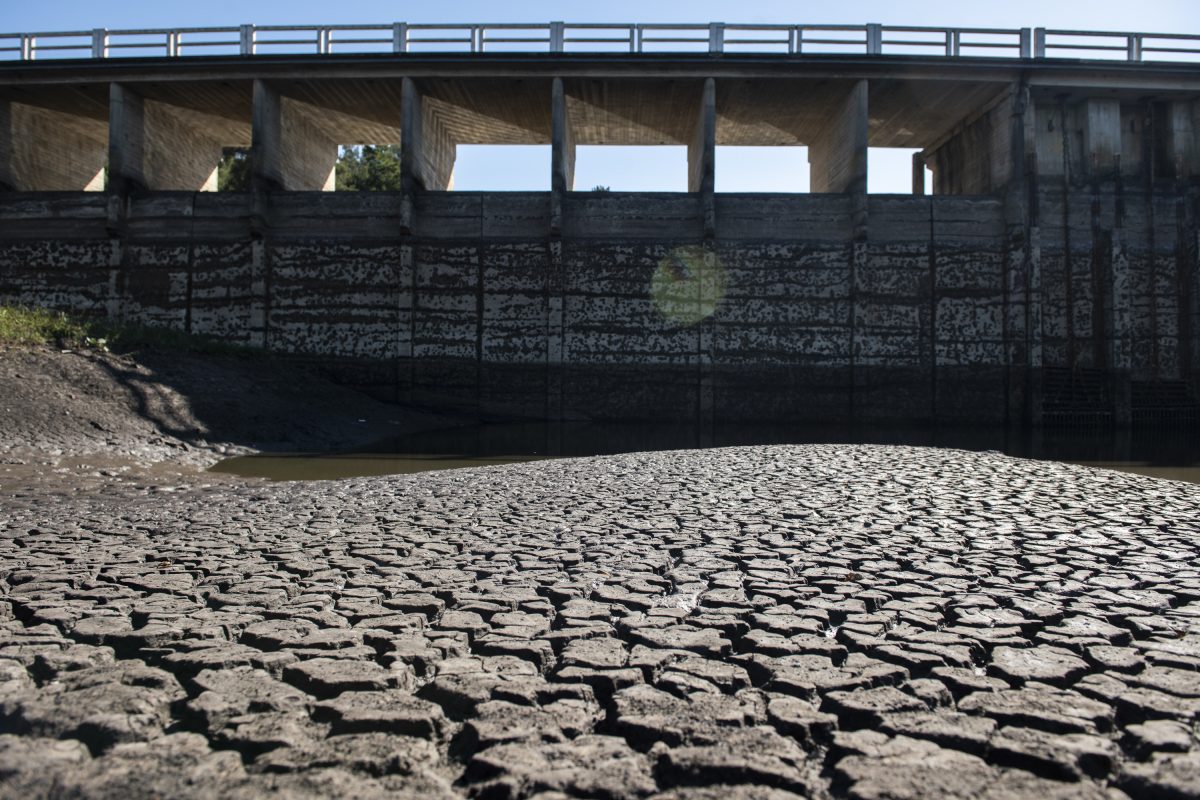 Las represas que proveen de agua a Uruguay se encuentran en mínimos históricos. Foto: AP