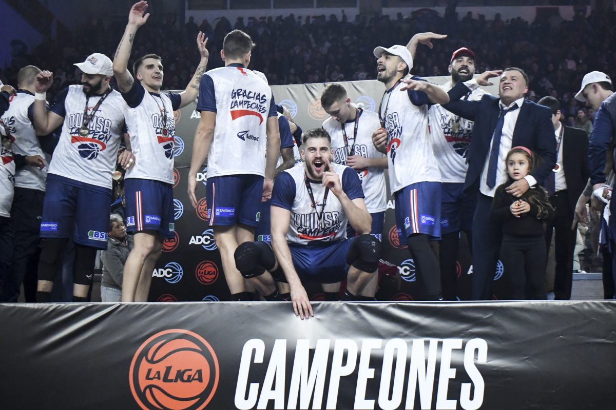 Manos arriba para Agustín, que logró el título en su tercera temporada en la elite. (LNB)