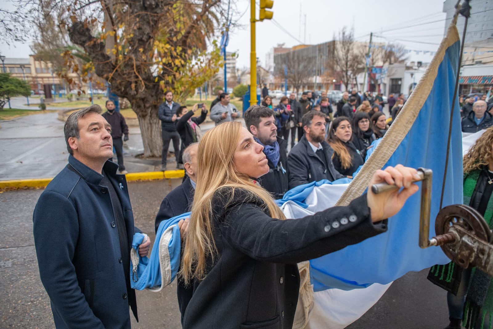 Martín Soria, con más presencia pública en la provincia. Ayer acompañó a su hermana María Emilia en el acto por el Día de la Bandera en Roca.