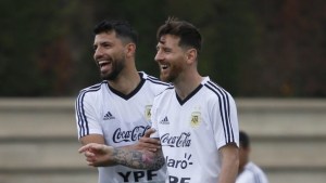 Video: Messi y la advertencia del Kun Agüero por su llegada al Inter de Miami