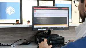 Un puente para las infancias del espectro autista y la programación informática