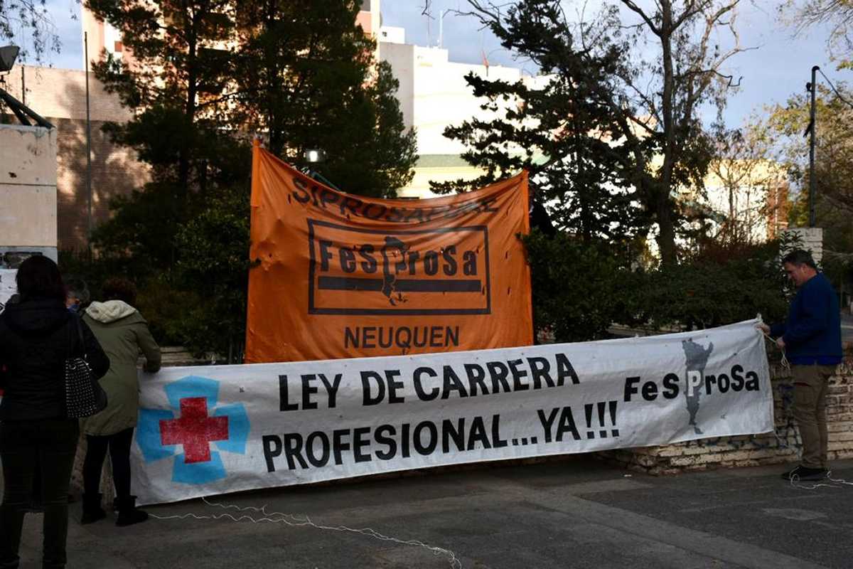 Los profesionales de  la salud de Neuquén agrupados en Siprosapune reclamarán en el centro de Neuquén. Foto: Archivo Matías Subat