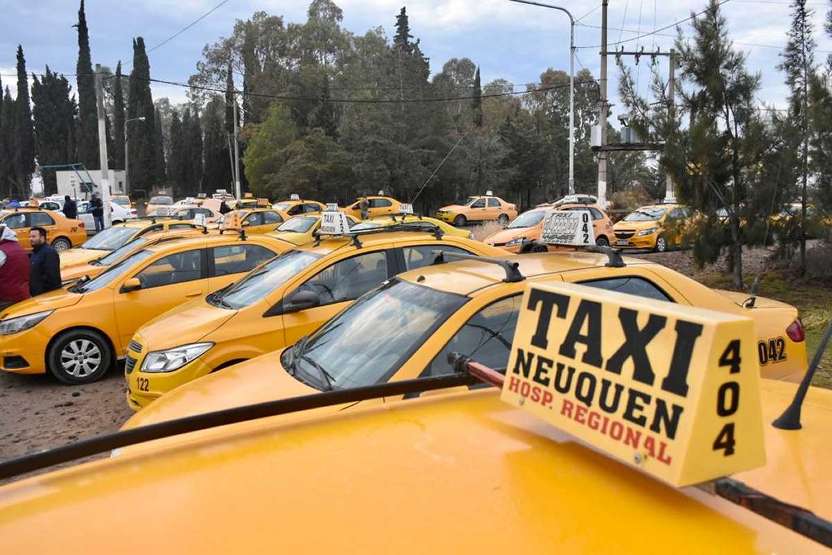 Tras el paro, taxis y remises de Neuquén se reunieron con el gobierno por la inseguridad 