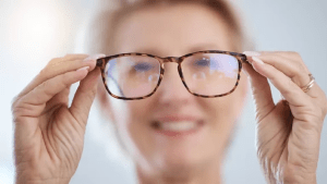 PAMI entrega anteojos gratis a jubilados: cómo obtenerlos