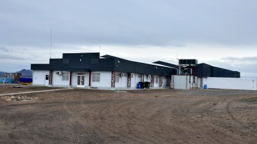La planta de procesamiento de pescado funciona en Piedra del Águila. 