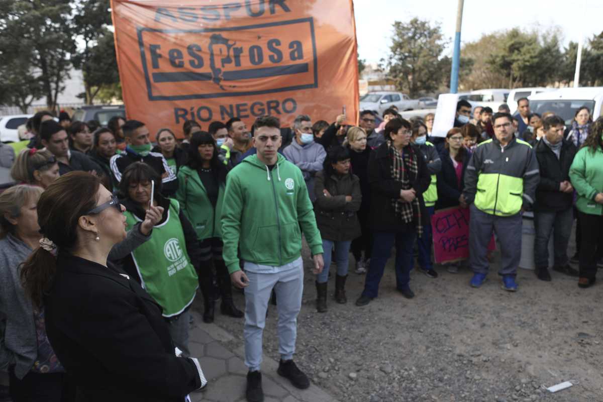 Luego de las expresiones de referentes sindicales, desde el Colegio Médico pidieron retomar la senda del diálogo. (Foto: Juan Thomes)