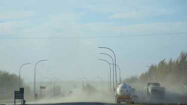 Desde el municipio recomendaron no protegerse  del viento en zonas próximas a muros, árboles o edificios en mal estado o en construcción. Foto: Andres Maripe.