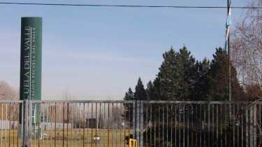 El establecimiento educativo se encuentra ubicado en calle Jujuy y Ruta 22, y es uno de los más importantes de Roca. foto: Juan Thomes.