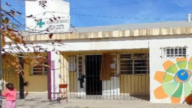 El centro de salud de Viedma que sufrió el robo de cables de luz, retomó la atención normal