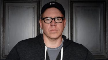 PARIS, FRANCE - SEPTEMBER 24. American writer Brett Easton Ellis poses during a portrait session held on September 24, 2010 in Paris, France. (Photo by Ulf Andersen/Getty Images)