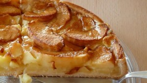 Paso a paso, cómo hacer la torta haragana de manzana