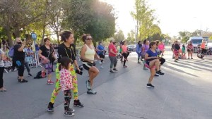 Harán una clase de Zumba para ayudar a una fundación de Cipolletti