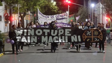La marcha en el centro de la capital provincial. Fotos: Pablo Leguizamon.