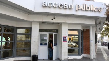 La mujer está internada en el hospital Castro Rendón, el de mayor complejidad de Neuquén. (Florencia Salto).