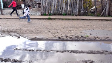 Un informe desnuda una serie de problemáticas que atraviesa la comunidad de los barrios de Viedma