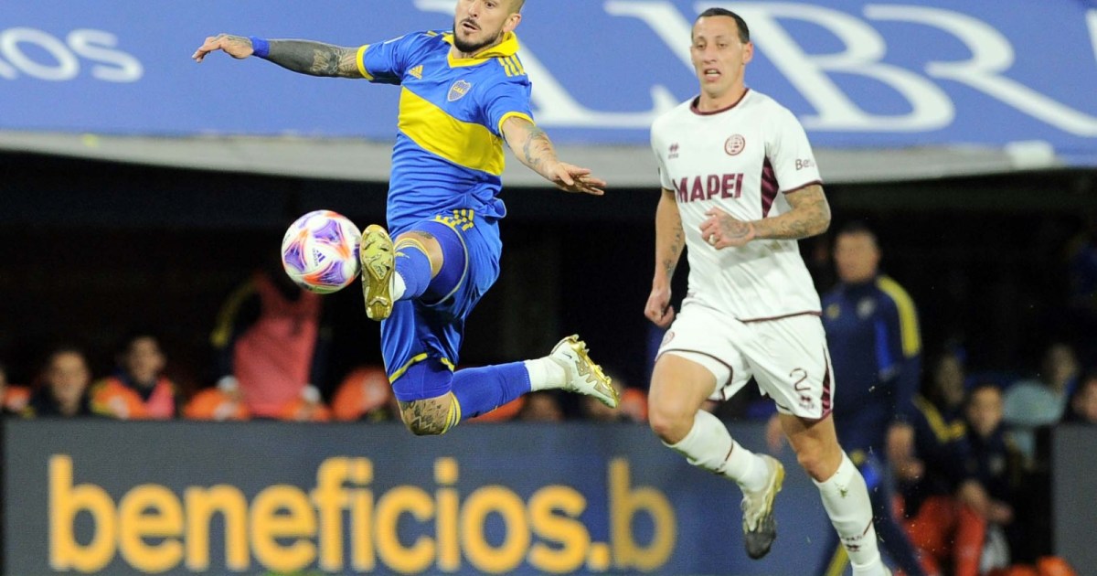 Boca jugó mal, pero el VAR convalidó un gol de Benedetto y fue 1-1 con Lanús thumbnail