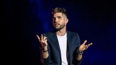 Juampi González repasa con humor, lo bueno y lo malo de la soltería. 