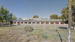 Un operario sufrió una descarga eléctrica en una escuela de Neuquén: protestan las familias