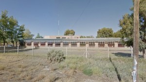Un operario sufrió una descarga eléctrica en una escuela de Neuquén: protestan las familias