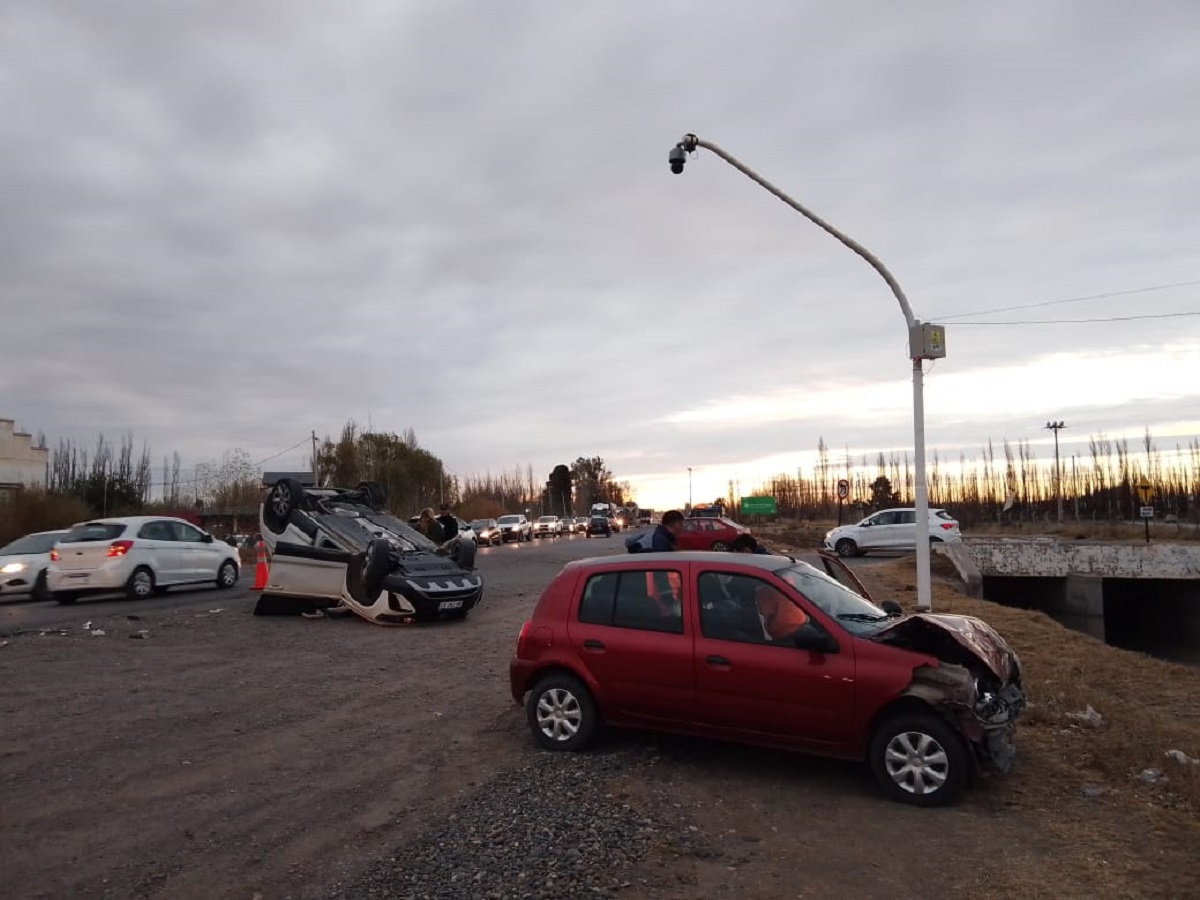 El accidente ocurrió esta tarde en Cipolletti. Foto. Gentileza.