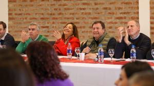 Cerca, pero lejos: el encuentro de Juntos Somos Río Negro entre Carreras y Weretilneck