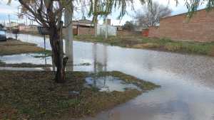 La lluvia no detiene la solidaridad: comedores y merenderos responden al llamado en Roca