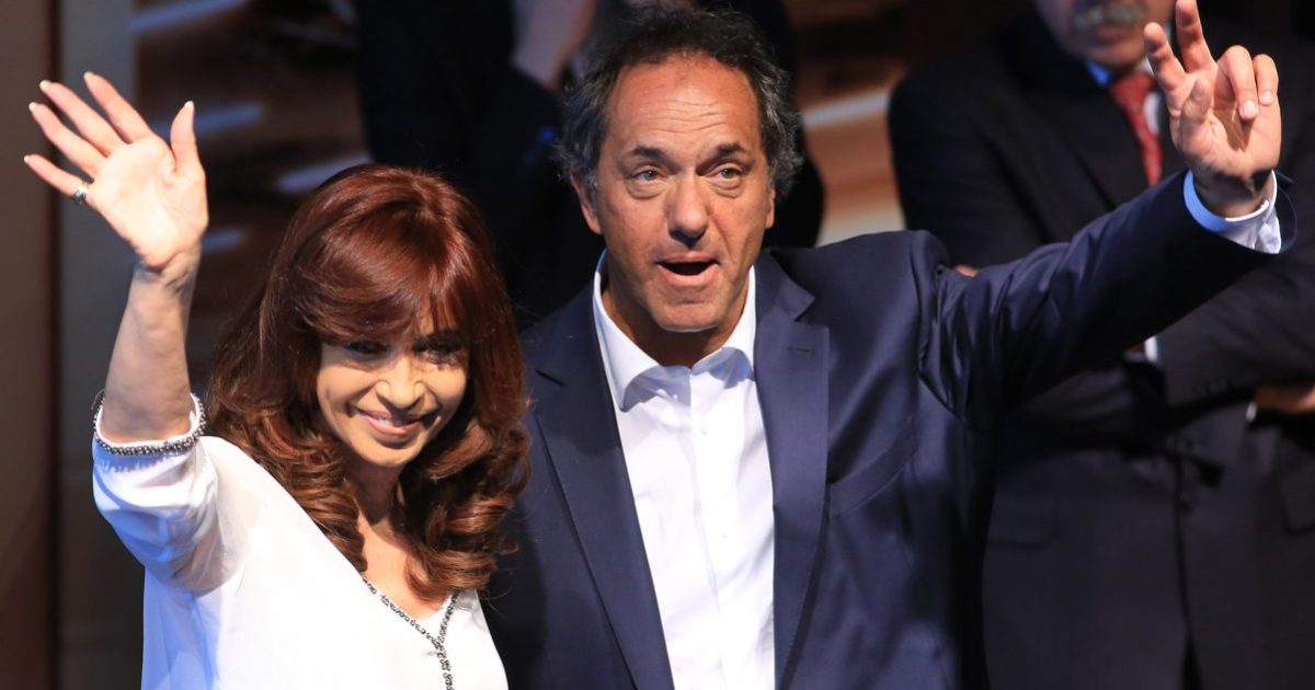 Cristina Kirchner habló de su reunión con Daniel Scioli, tras la baja de la candidatura: «Respeto mutuo» thumbnail
