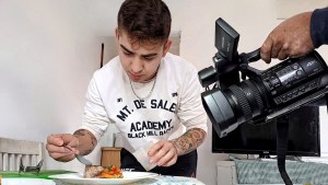 Es de Allen y descubrió que su pasión por la cocina es su terapia ante las adversidades