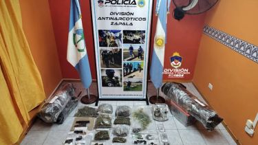 Secuestro de dinero, drogas y vehículos en allanamientos en Zapala. Foto: Gentileza