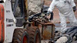 Abrieron los transformadores con PCB desenterrados en Plottier, esto fue lo que encontraron