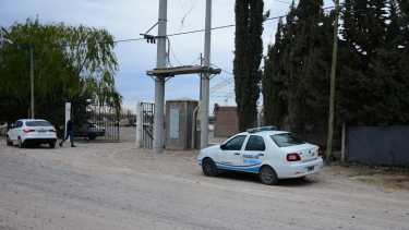 Le robaron 150 mil dólares, lo secuestraron y lo abandonaron en la zona de la barda norte, en Roca