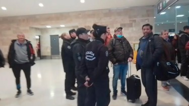 Pasajeros de Roca y Neuquén, Buenos Aires; varados en Bariloche en medio del finde largo. Foto: gentileza