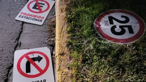 Demoran a dos militares por hacer destrozos en el Paseo de la Costa de Neuquén