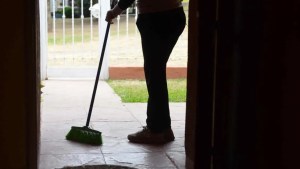 Empleadas domésticas: a partir de junio, cuáles son los dos cambios claves en el régimen laboral