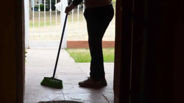 Las empleadas domésticas percibirán un nuevo incremento.-