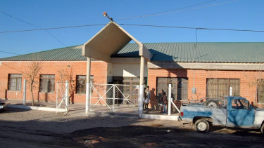La escuela está ubicada en la zona norte de Roca. Y ha sido centro de varios hechos delictivos. 