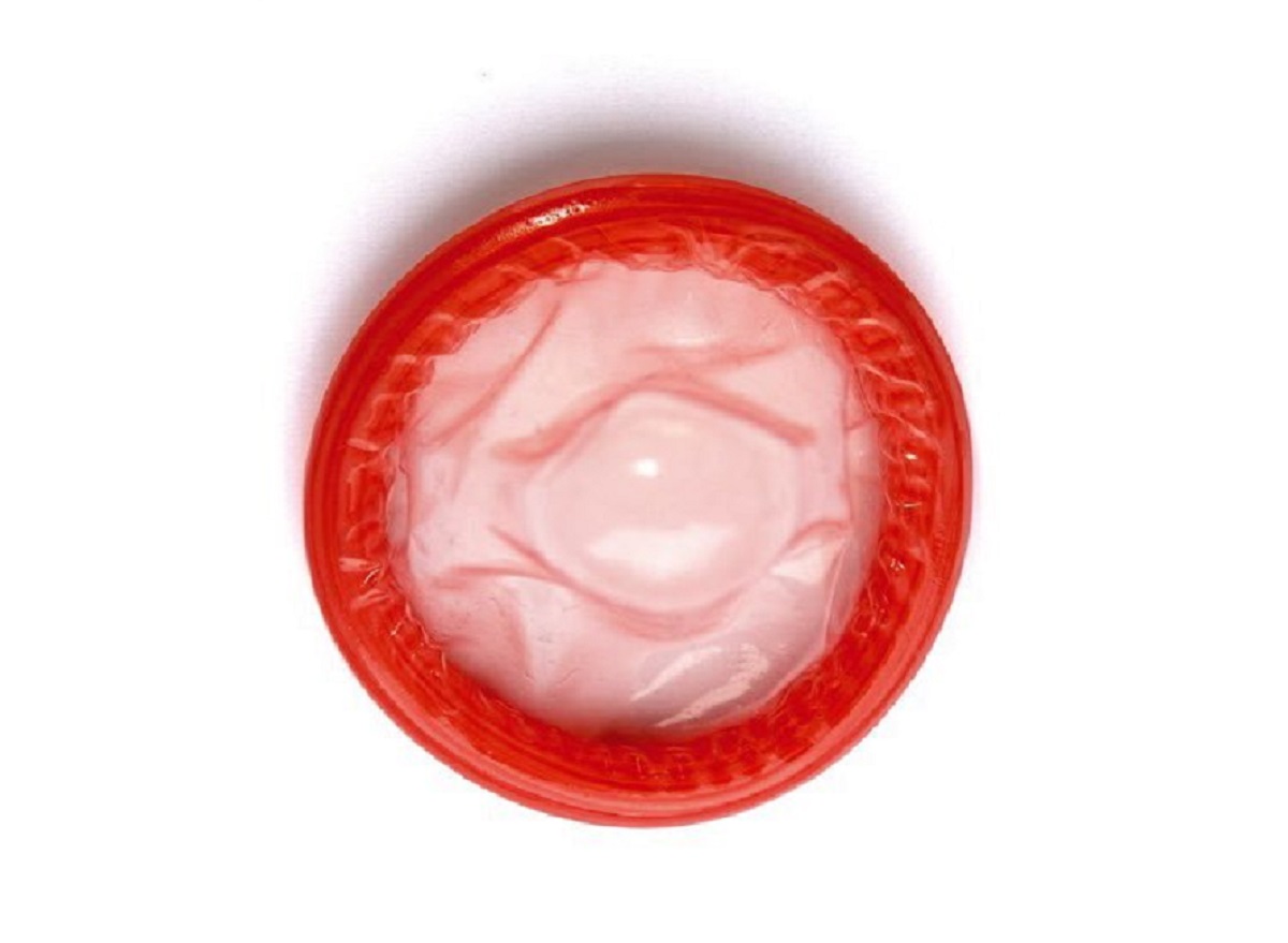 El preservativo o campo de látex se debe usar en todas las relaciones sexuales ya sean vaginales, anales u orales desde principio al fin.