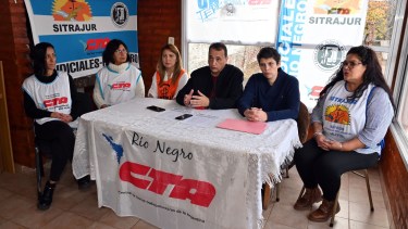 Los detalles del petitorio fueron presentados en dependencias de Sitrajur en Viedma. Foto: Marcelo Ochoa.