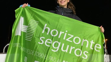 Ailén Lascano Micaz se convirtió en la primera nadadora de Río Negro en cruzar el Canal de la Mancha